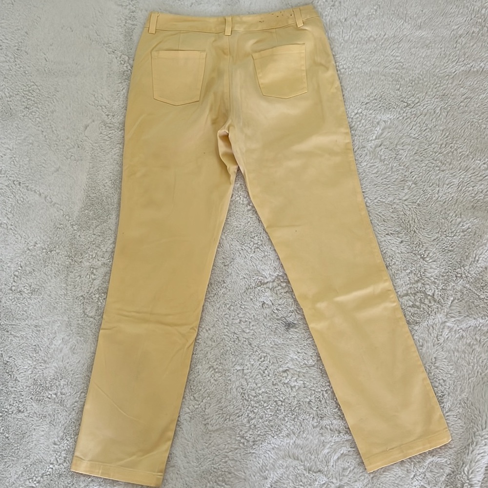 Used - Picture 2 of 3